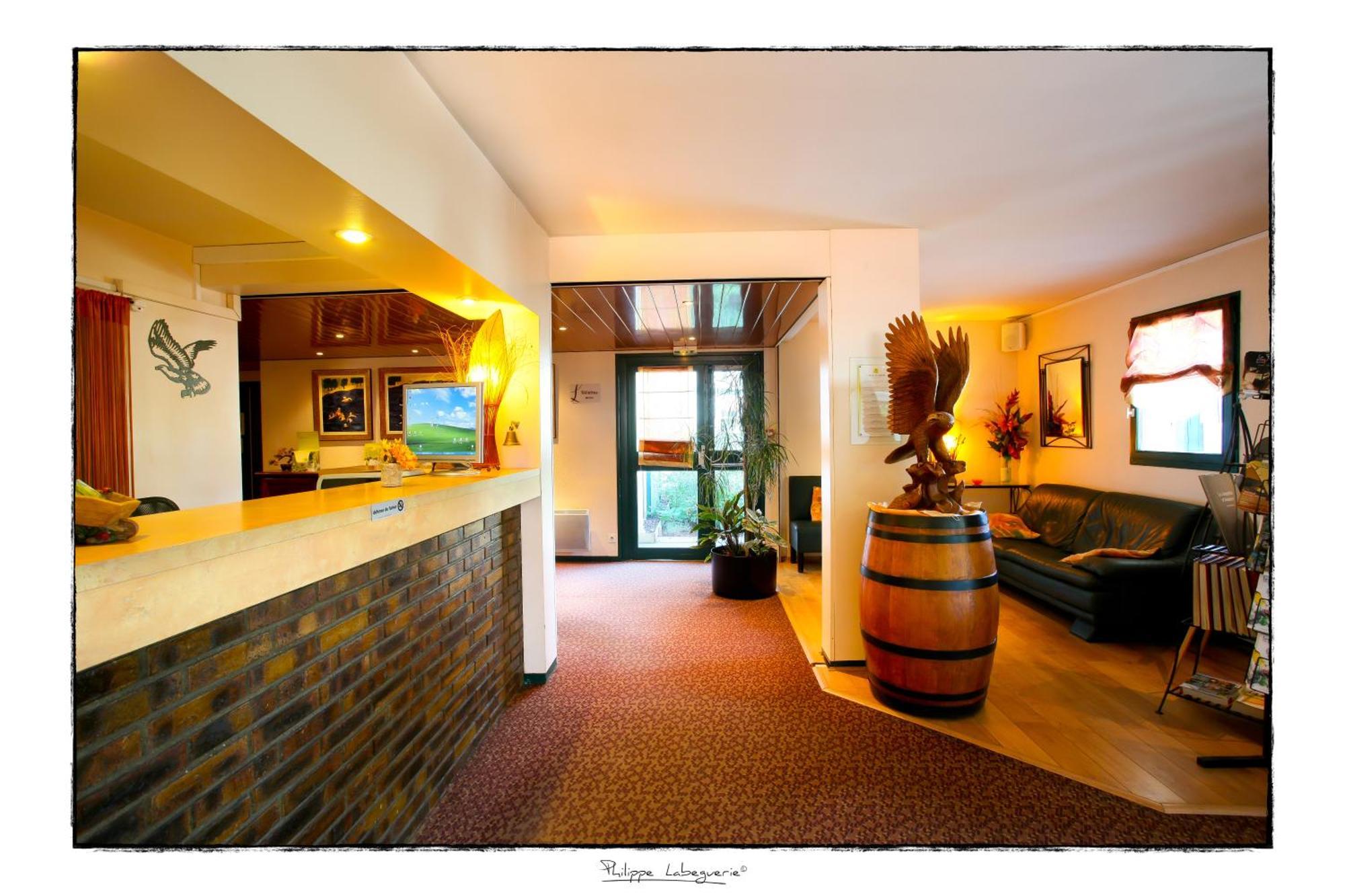 Logis Hotel Horus Restaurant Les Bruyeres Toulenne Exteriér fotografie
